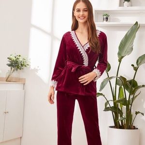 3pcs Lace Trim Velvet PJ Set With Belted Robe new